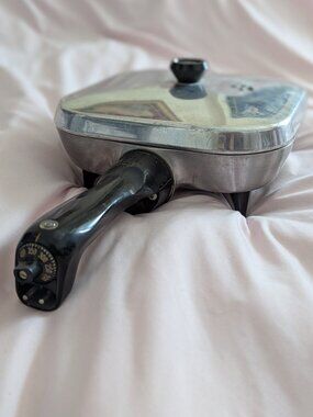 GE Automatic Frypan Model S2C Vintage Electric